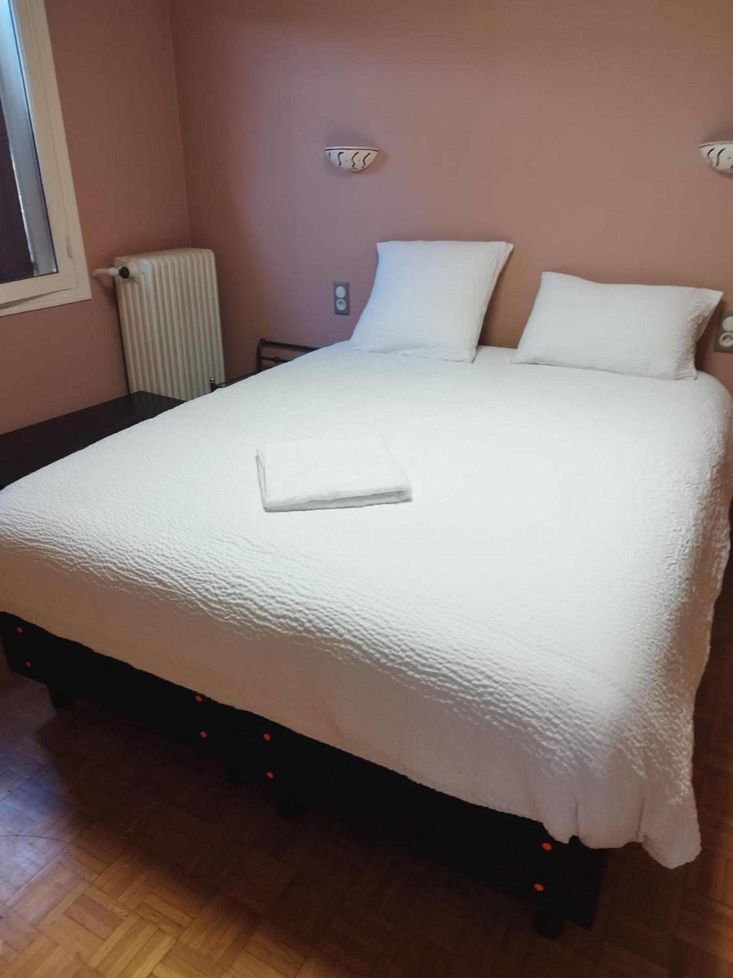 Appart'Hotel Des 3 Vallees Le Pied A Terre Seranon Exterior photo